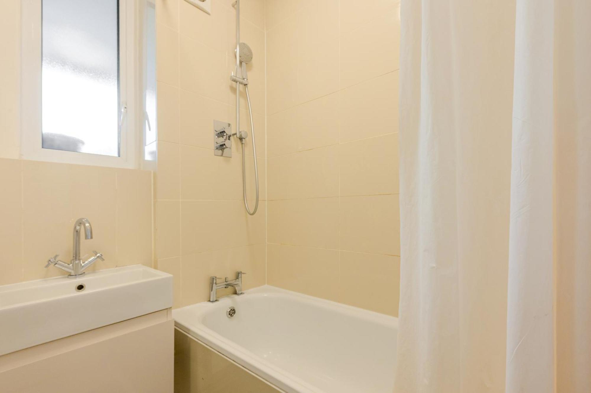 Bright Modern 1 Bedroom Flat, 5 Min To Vauxhall St Londyn Zewnętrze zdjęcie